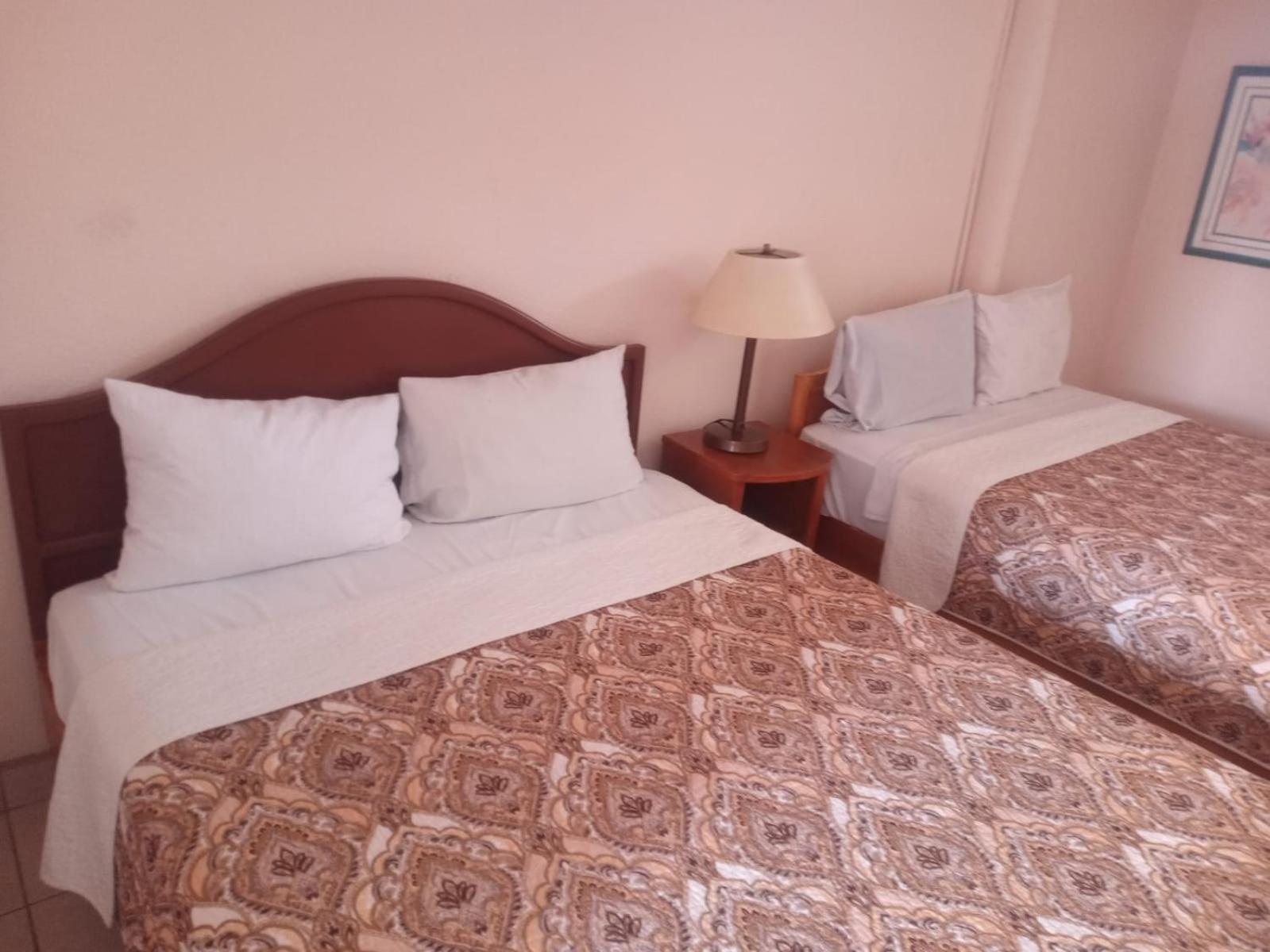 Hotel Sevilla Тихуана Экстерьер фото