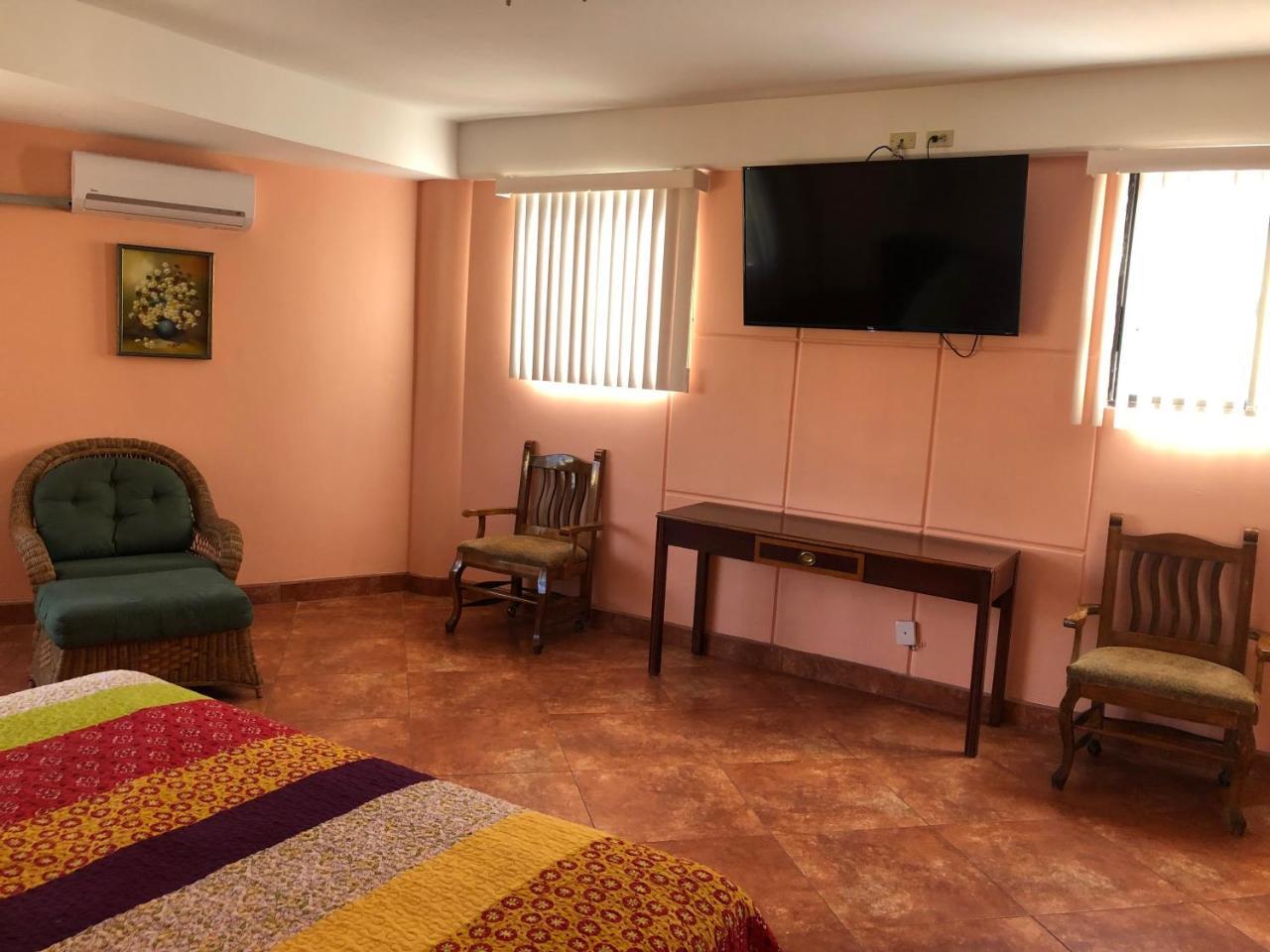 Hotel Sevilla Тихуана Экстерьер фото