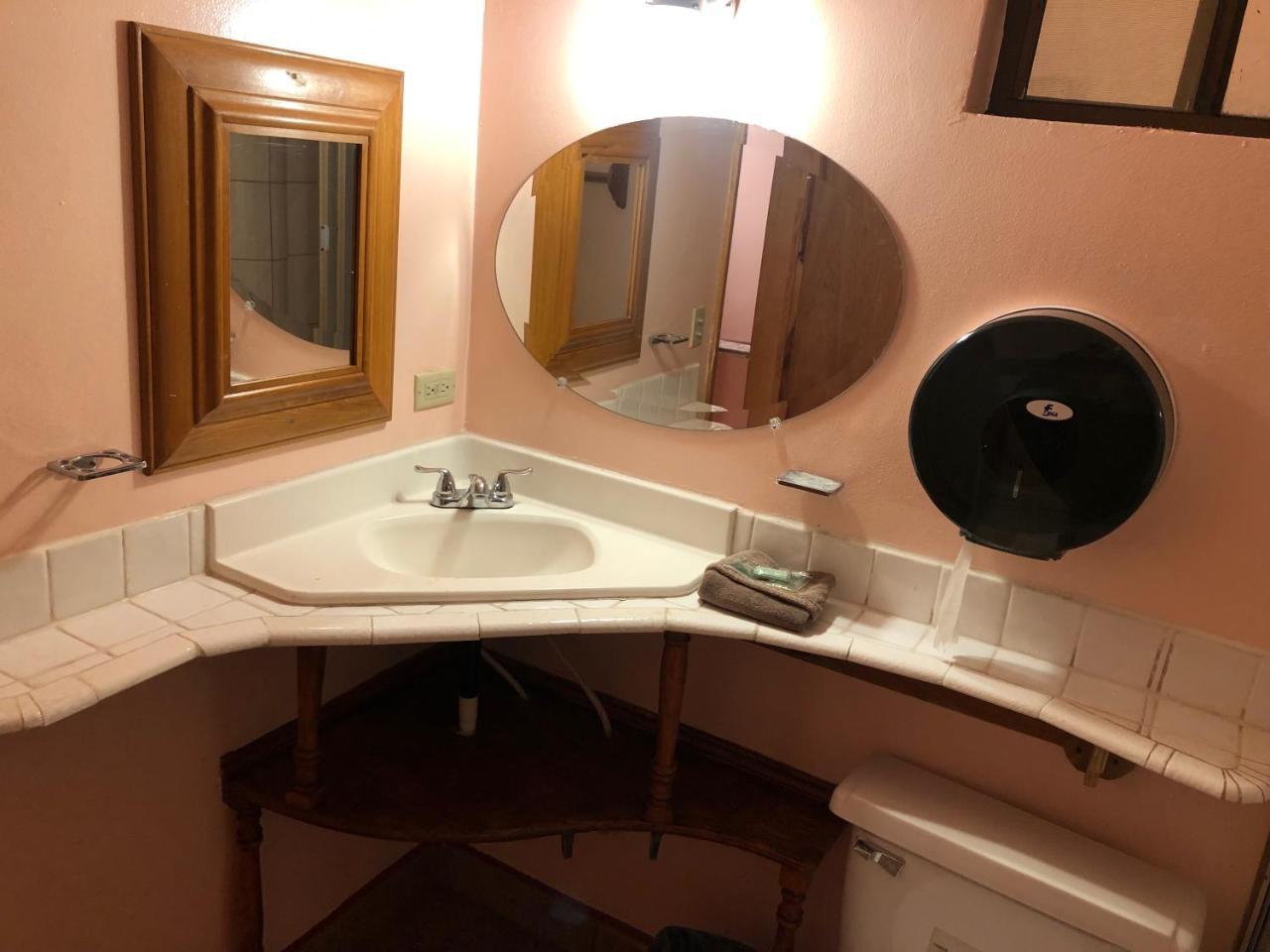 Hotel Sevilla Тихуана Экстерьер фото
