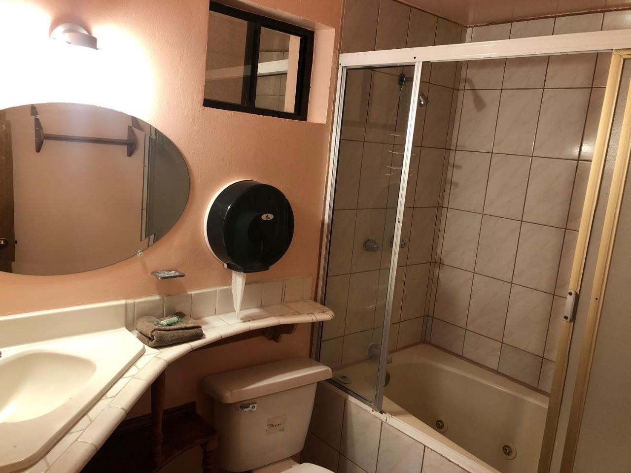 Hotel Sevilla Тихуана Экстерьер фото