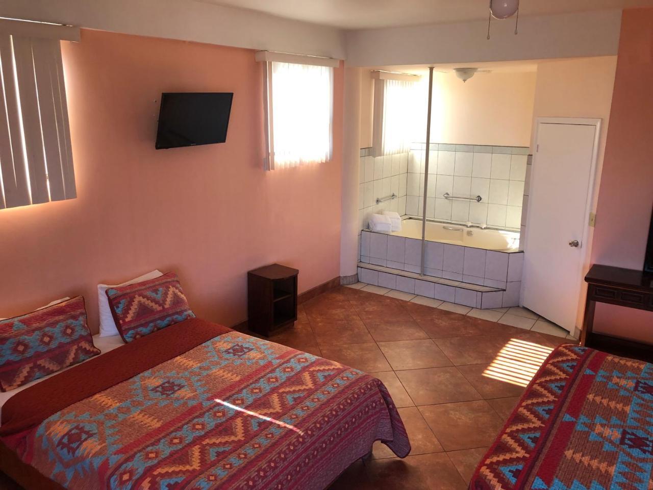 Hotel Sevilla Тихуана Экстерьер фото
