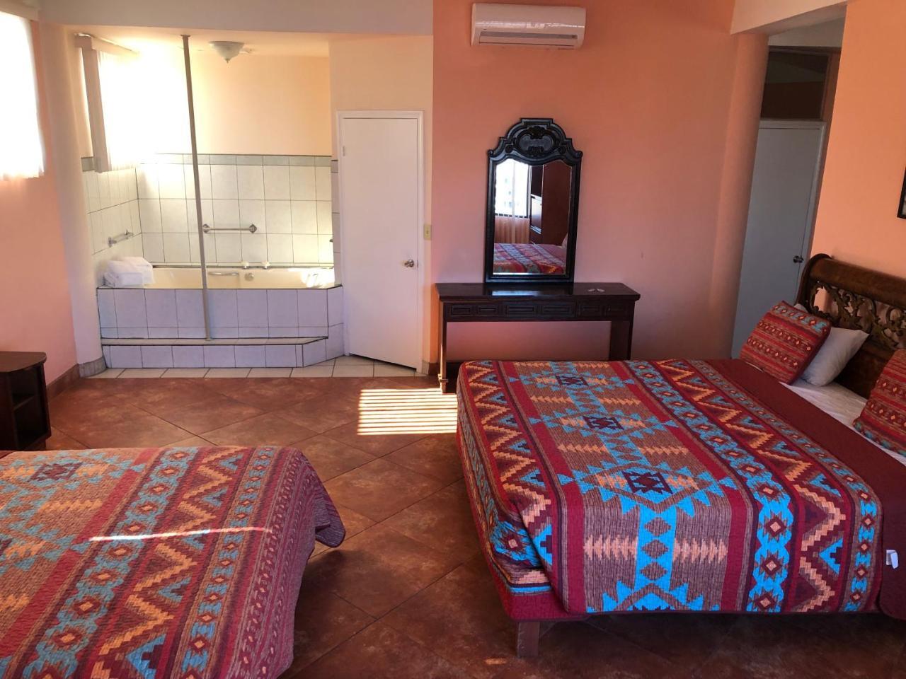 Hotel Sevilla Тихуана Экстерьер фото